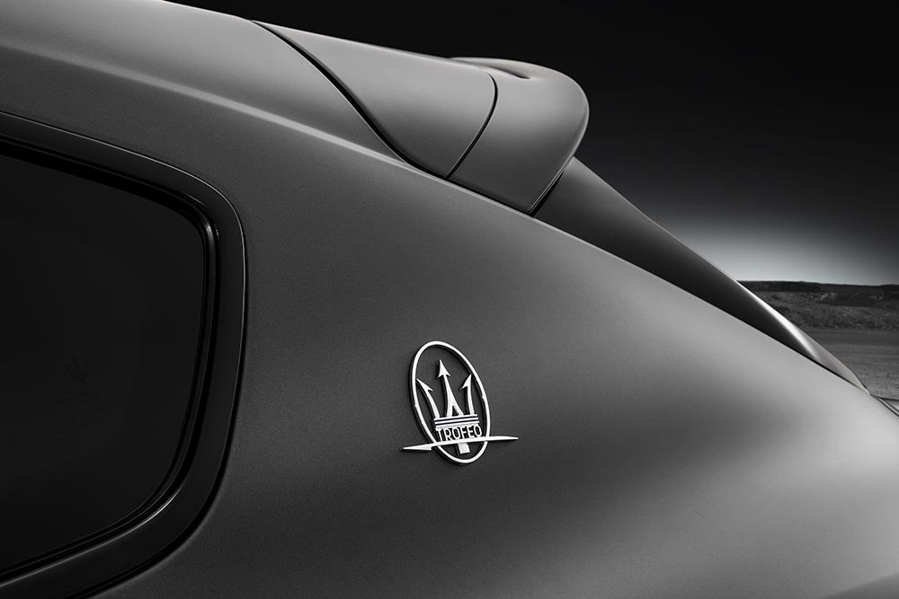 Chính thức ra mắt Maserati Levante Trofeo đấu Porsche Cayenne Turbo ảnh 12