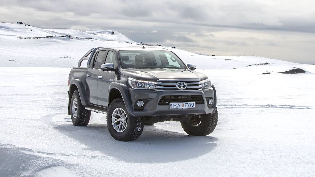 Toyota Hilux sắp có bản thám hiểm Bắc Cực AT35 ảnh 1