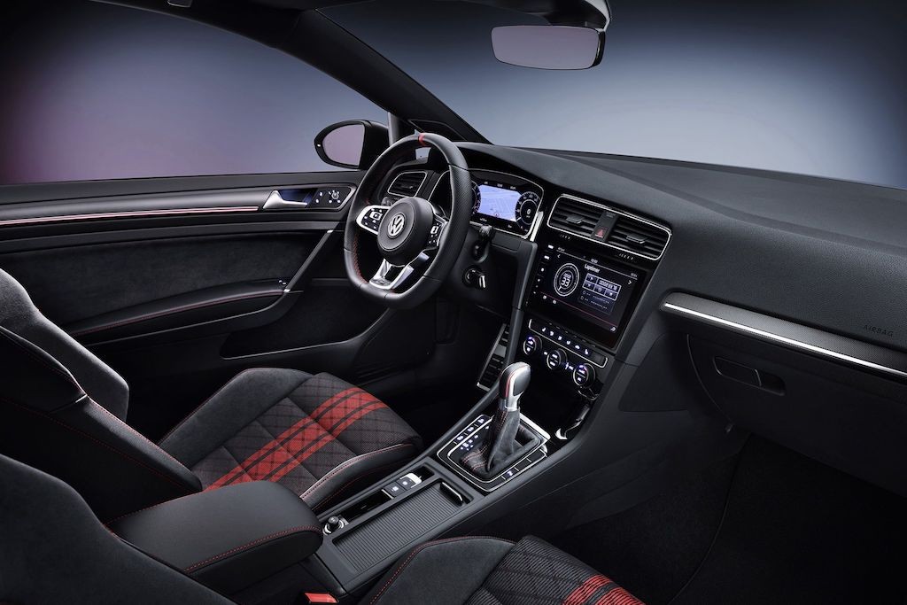 Hatchback thể thao Volkswagen Golf GTI TCR chính thức ra mắt ảnh 5