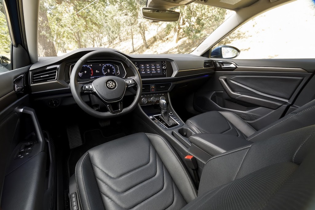 Volkswagen Jetta 2019 “tuyên chiến” Honda Civic với giá 421 triệu  ảnh 4