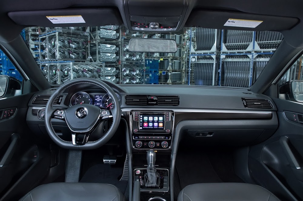 Soi sedan hạng trung thể thao Volkswagen Passat GT giá 675 triệu ảnh 4