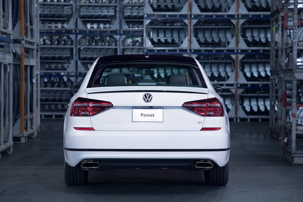 Soi sedan hạng trung thể thao Volkswagen Passat GT giá 675 triệu ảnh 7