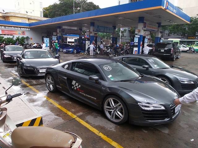 Dàn siêu xe Audi R8 tung tăng trên phố Sài Gòn ảnh 5