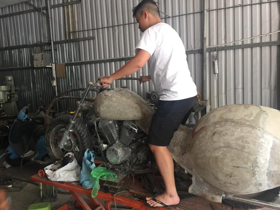 Môtô ‘khủng’ biến thành ‘siêu bọ cánh cứng’ của biker Việt ảnh 4