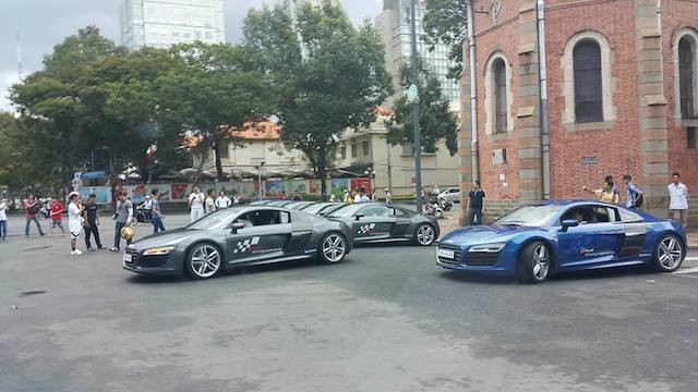 Dàn siêu xe Audi R8 tung tăng trên phố Sài Gòn ảnh 8