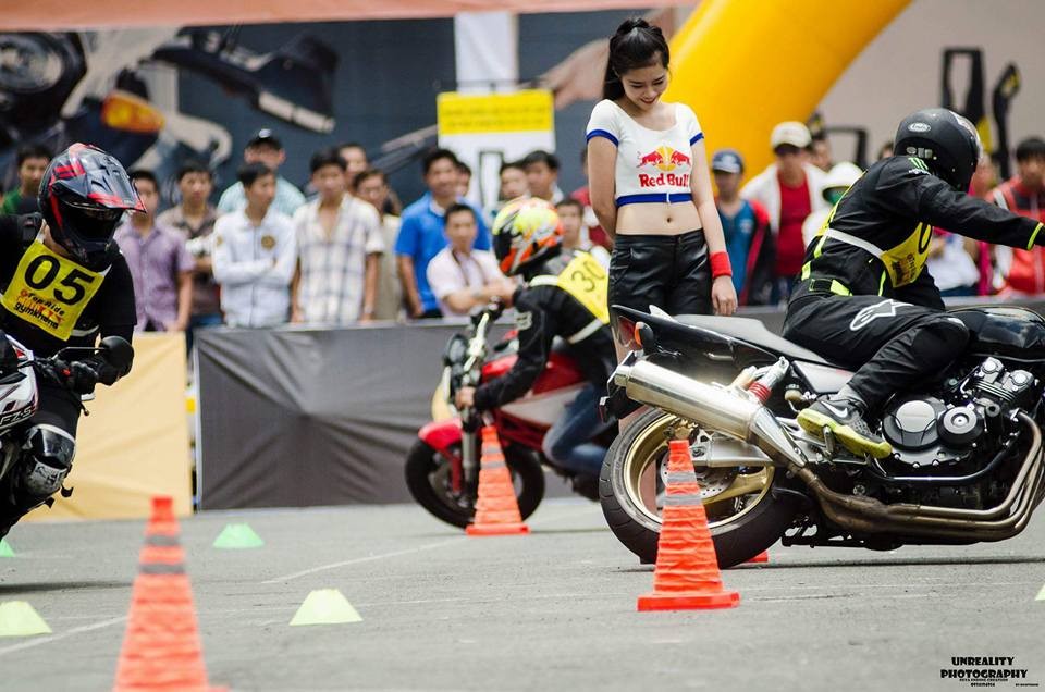 Xem các biker Việt thể hiện kỹ năng Gymkhana điêu luyện  ảnh 3