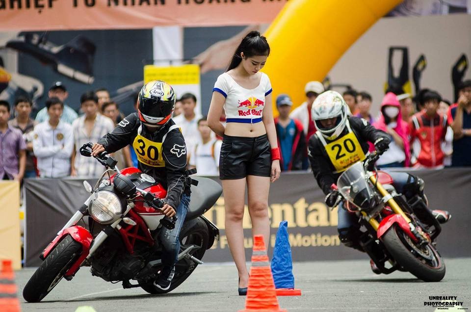Xem các biker Việt thể hiện kỹ năng Gymkhana điêu luyện  ảnh 1