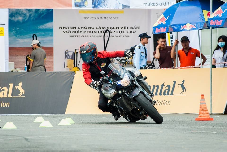 Xem các biker Việt thể hiện kỹ năng Gymkhana điêu luyện  ảnh 5