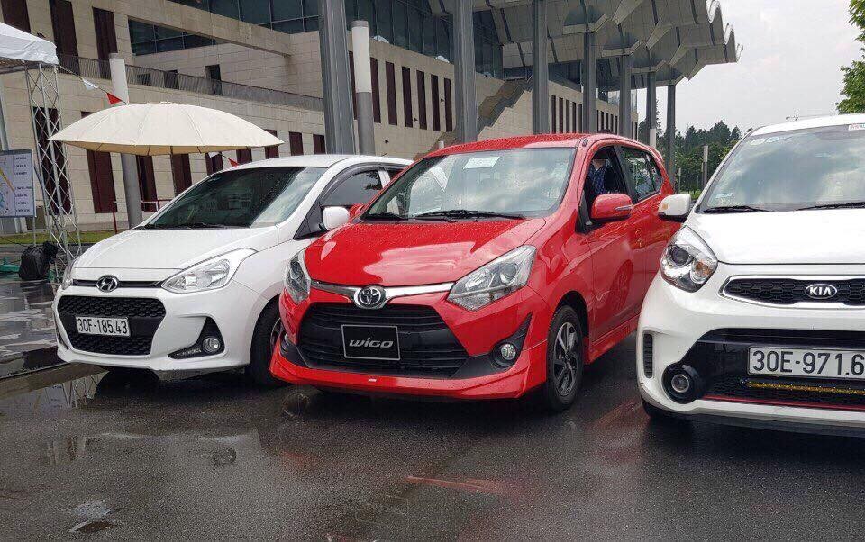 Tại Việt Nam, giá xe Toyota Wigo sẽ nằm giữa Kia Morning và Hyundai Grand i10  ảnh 1