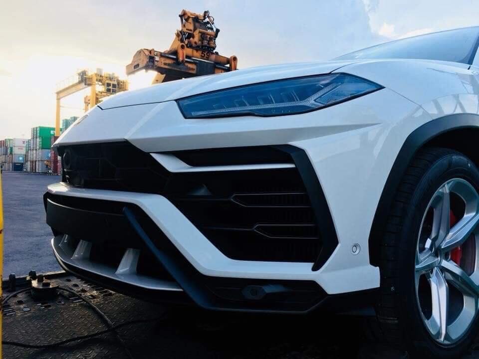 SUV đầu tiên của Lamborghini về Việt Nam diện chính hãng  ảnh 3