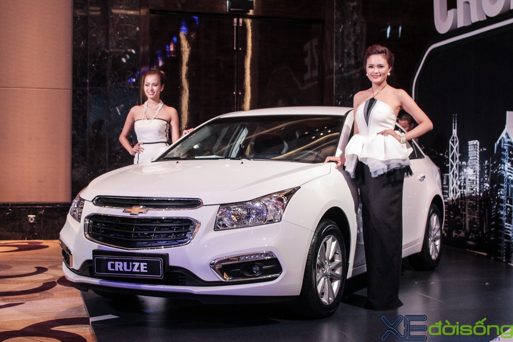 Soi kỹ Chevrolet Cruze 2015 rẻ nhất phân khúc ảnh 1