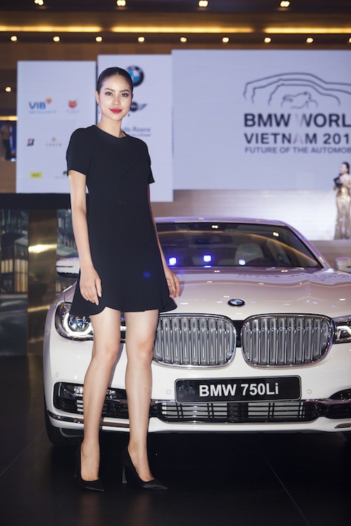 4 ngày triển lãm tại Hà Nội, BMW bán xe bằng cả tháng  ảnh 4