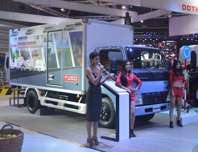 Fuso mang xe tải hạng nặng mới đến VMS 2015 ảnh 6