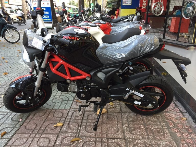 Báo Ấn Độ tò mò đưa tin về Ducati Monster “mini” bán ở Việt Nam ảnh 2