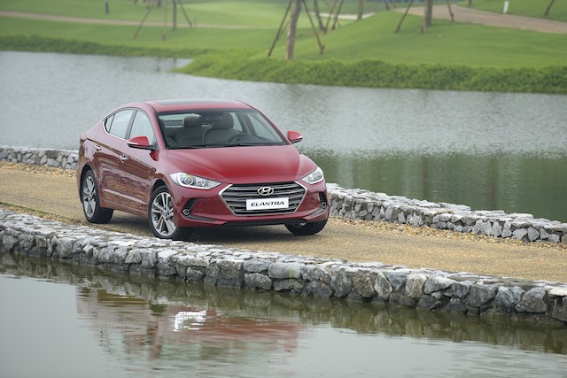 Xe Hyundai giảm giá bán, tặng khách iPhone dịp cuối năm ảnh 4