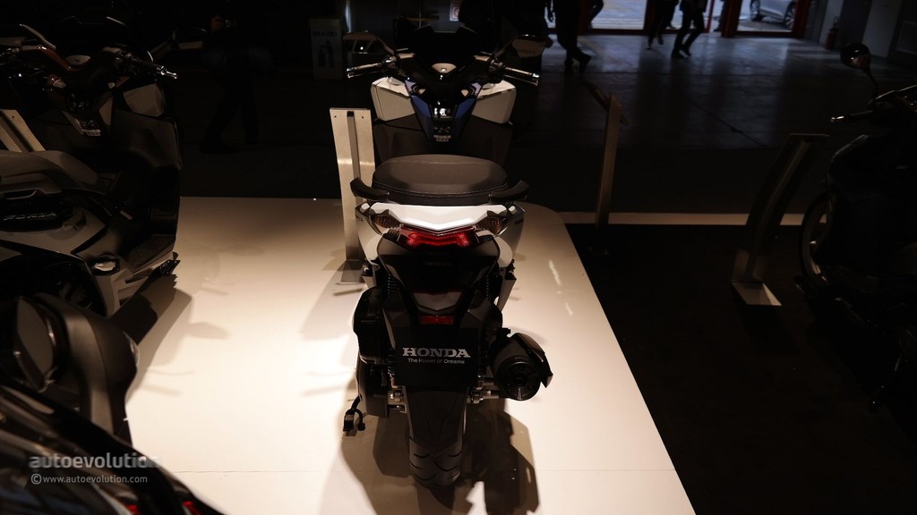 Honda ‘LED hóa’ Forza 125 2015 ảnh 10