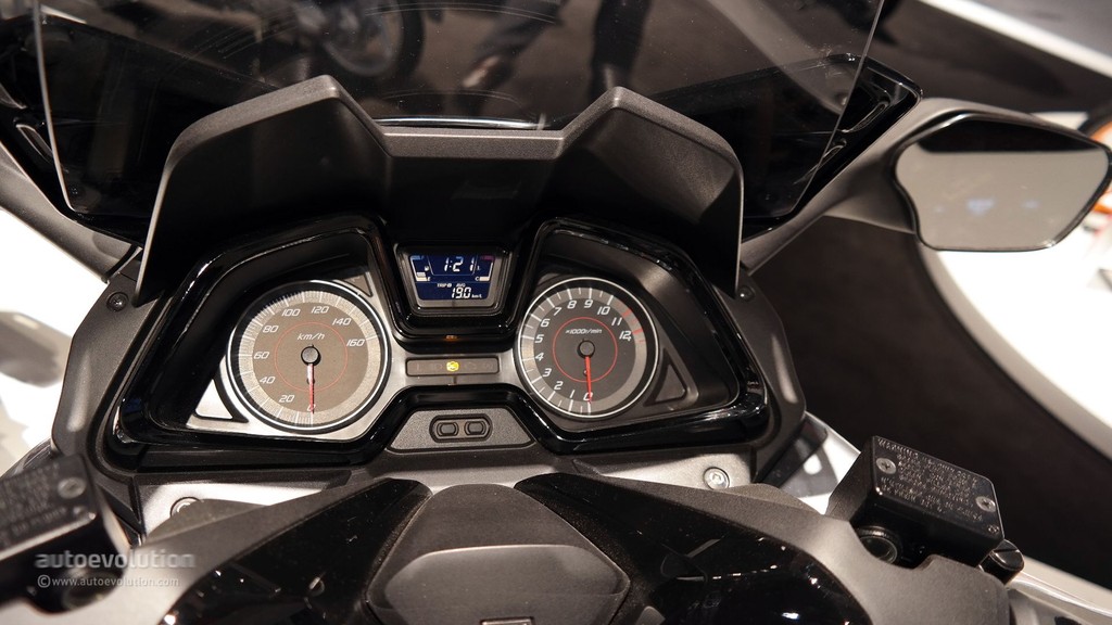 Honda ‘LED hóa’ Forza 125 2015 ảnh 7