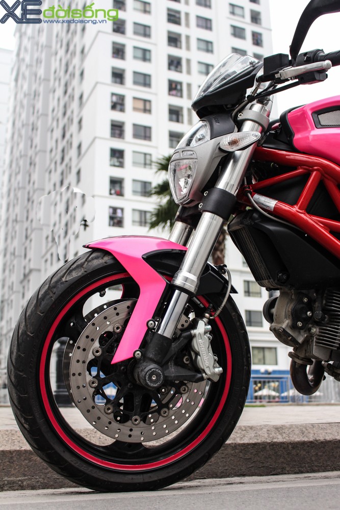 ‘Quái thú’ Ducati khoác giáp hồng của nữ biker Hà thành ảnh 7