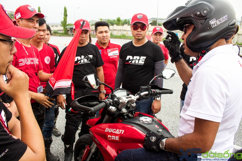 Ông Khuất Việt Hùng cùng biker Việt nâng cao kỹ năng lái môtô ảnh 8