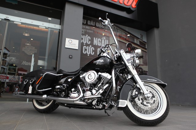Harley-Davidson Road King Classic bản nâng cấp giá gần 1 tỷ đồng ảnh 1