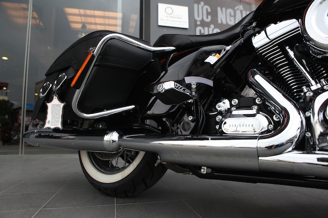 Harley-Davidson Road King Classic bản nâng cấp giá gần 1 tỷ đồng ảnh 3