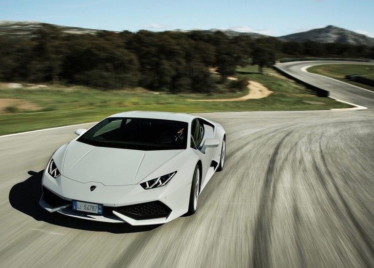 Lamborghini “lập đỉnh” tiêu thụ 2.530 xe trong năm 2014 ảnh 1
