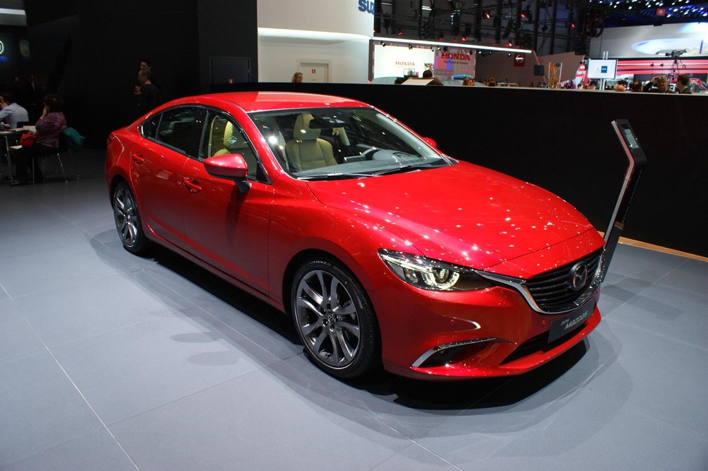 Ra mắt Mazda6 mới - kỳ phùng địch thủ Camry ảnh 1