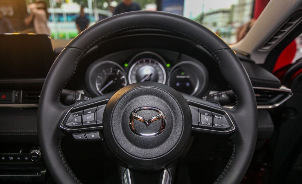 Ảnh thực tế Mazda6 2018 đẹp như thế hệ mới đã ra mắt rất gần Việt Nam ảnh 8