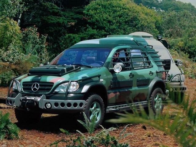 Mercedes GLE Coupe chiến đấu với khủng long trong Công viên kỷ Jura ảnh 3