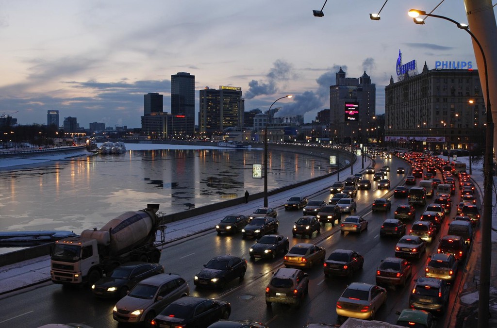 Nga ban bố luật giao thông gây sốc ảnh 1