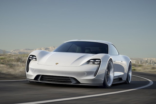 Siêu xe chạy điện đầu tiên của Porsche sắp được bán ảnh 1