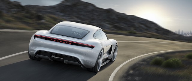 Siêu xe chạy điện đầu tiên của Porsche sắp được bán ảnh 3