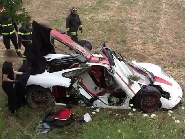 Chùm ảnh những tai nạn nhớ đời của siêu xe năm 2014 ảnh 5