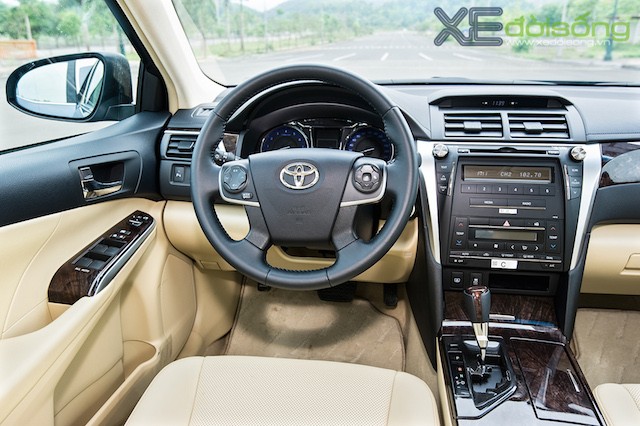 Chi tiết Toyota Camry E, mẫu xe đang bán chạy hơn đàn em Altis 2.0 ảnh 9