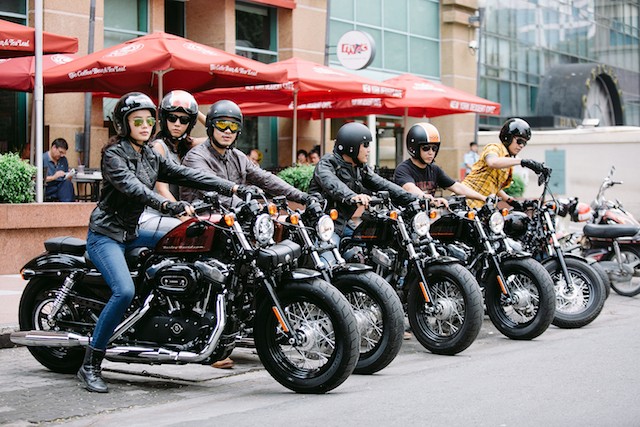 Thời trang xuống phố cùng Harley-Davidson Sportster tại Việt Nam ảnh 2