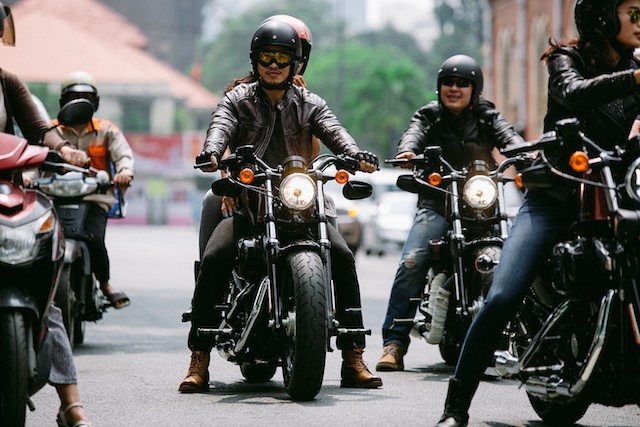 Thời trang xuống phố cùng Harley-Davidson Sportster tại Việt Nam ảnh 5
