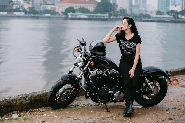 Thời trang xuống phố cùng Harley-Davidson Sportster tại Việt Nam ảnh 10