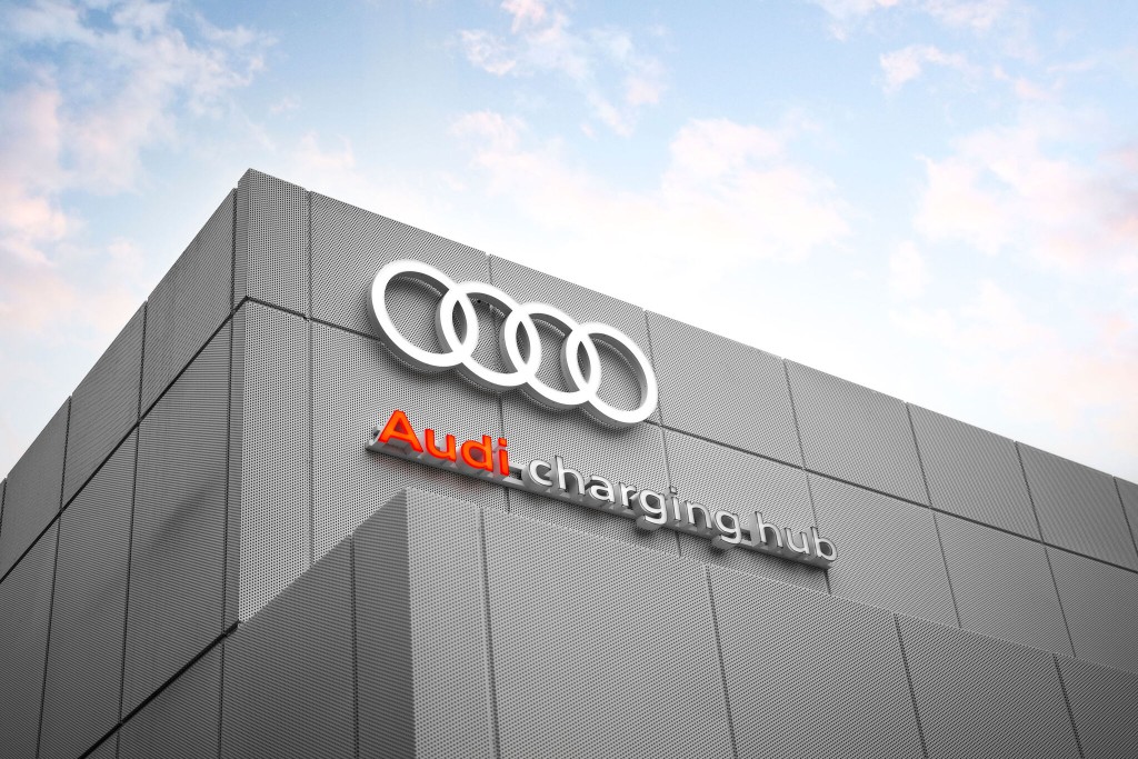 Hình mẫu Trạm sạc nhanh đô thị đầu tiên Thế giới của Audi bắt đầu hoạt động ảnh 1