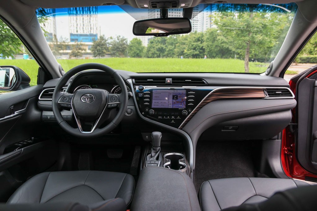 Toyota Camry 2019 thế hệ mới có giá từ 1,029 tỷ đồng tại Việt Nam ảnh 3