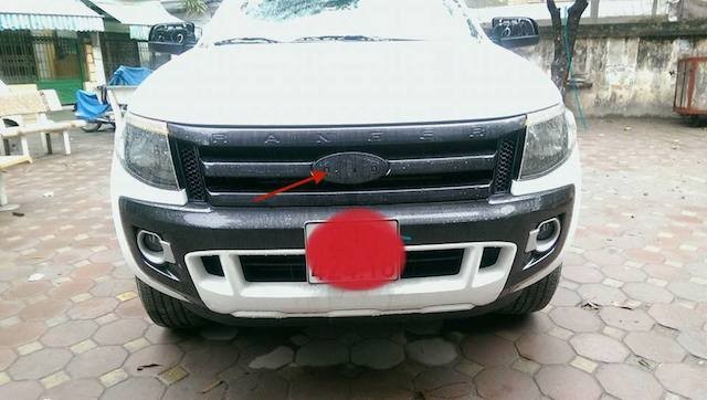 Ford Ranger bị trộm lột sạch đồ trong đêm đông rét buốt ở Hà Nội ảnh 1