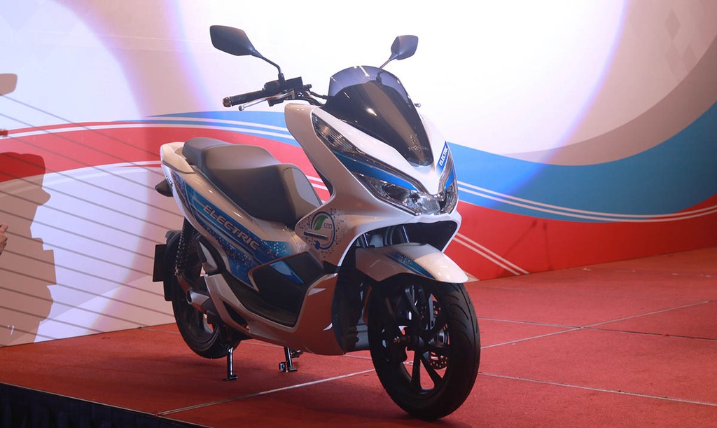 Honda Việt Nam dùng 180 xe điện PCX ELECTRIC để nghiên cứu đánh giá khả năng sử dụng xe mô tô điện ở nước ta ảnh 2