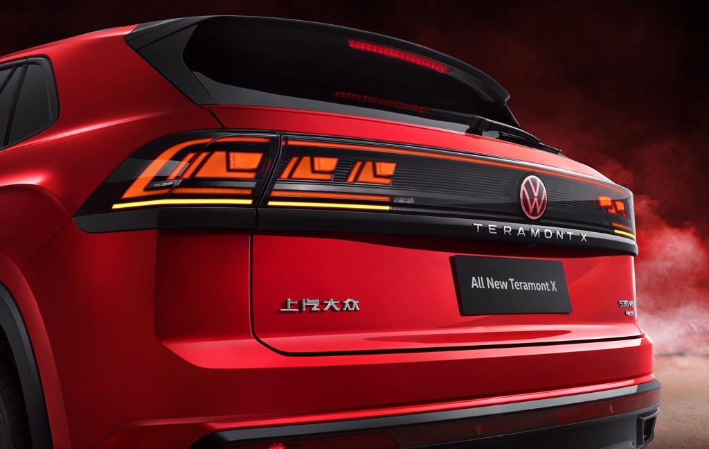 Vừa bán ở VN được 7 tháng, Volkswagen Teramont lại có bản facelift mới với ngoại hình “siêu ngầu“ ảnh 6