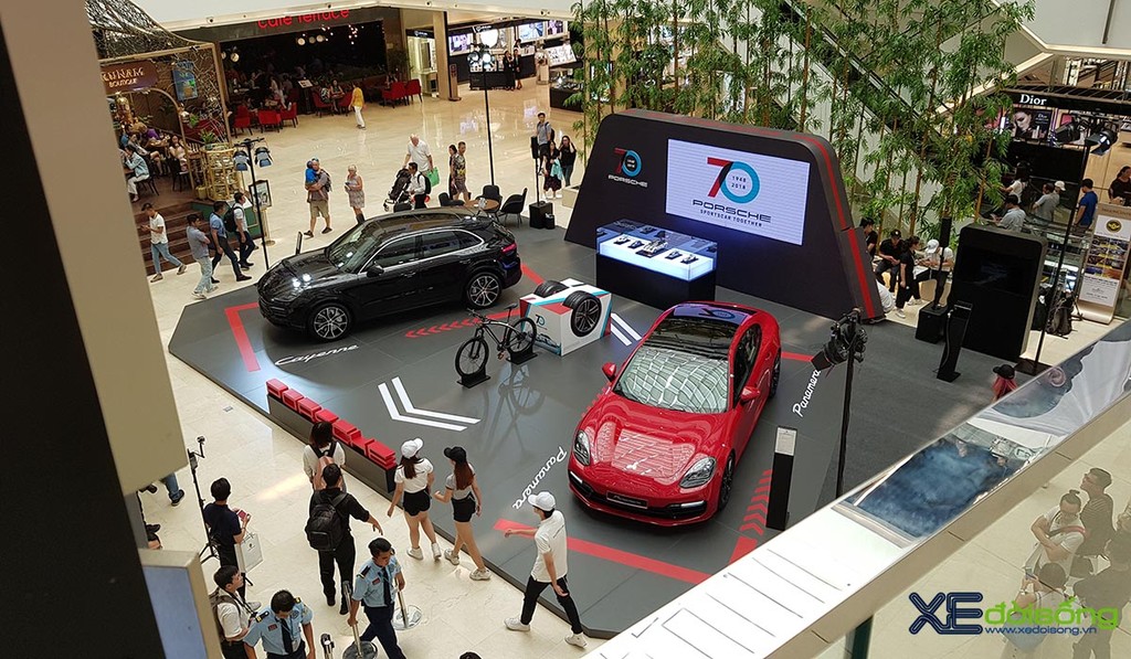 Porsche Việt Nam trưng bày Panamera và Cayenne mới tại Saigon Centre ảnh 3