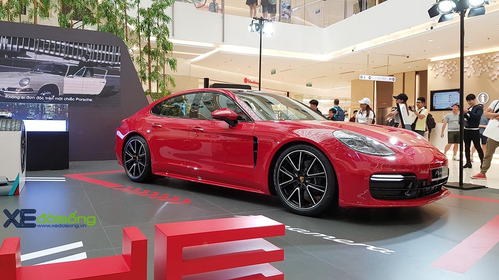 Porsche Việt Nam trưng bày Panamera và Cayenne mới tại Saigon Centre ảnh 6