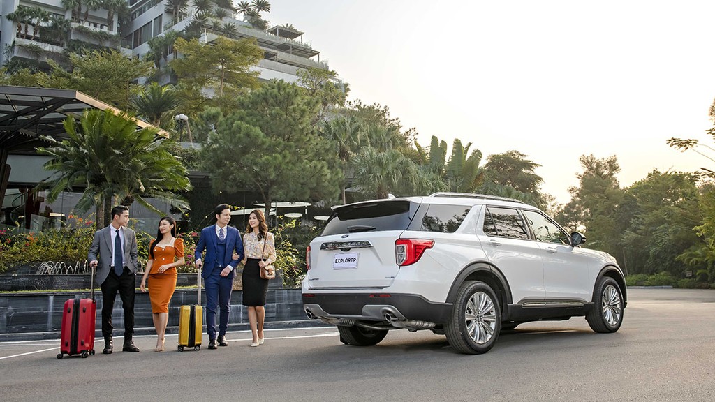 Chính thức ra mắt Việt Nam, Ford Explorer 2022 thế hệ mới phả hơi nóng lên Toyota Prado và VW Teramont ảnh 2
