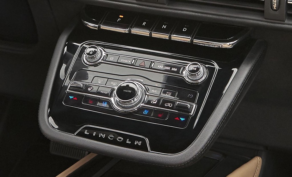 Vẻ đẹp SUV sang nhà Ford: Lincoln Corsair 2020 đấu Mercedes GLC [Video] ảnh 15