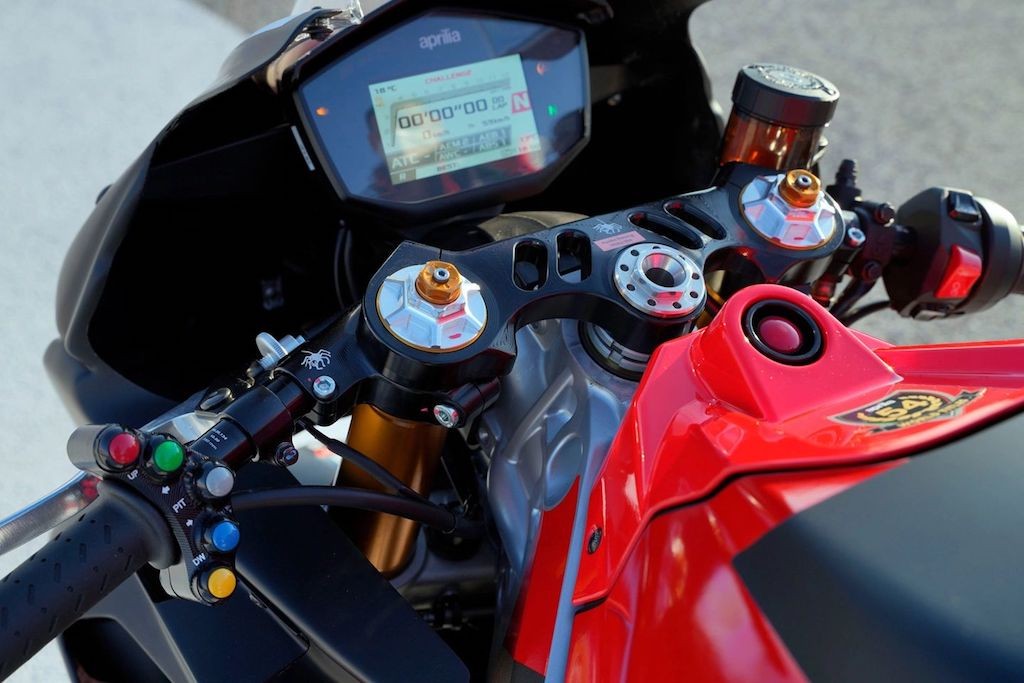 Sở hữu xe đua chuyên nghiệp không còn là giấc mơ của các biker với Aprilia RS 660 Trofeo ảnh 4