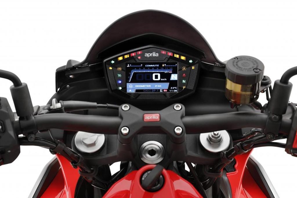 Phân khúc naked bike hạng trung lại càng “hot” hơn với Aprilia Tuono 660, “hy sinh” lượng xi-lanh để đổi thiết kế cao cấp ảnh 5