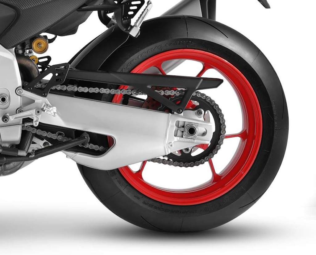 Aprilia trở lại cuộc chiến siêu naked bike, quyết “hạ bệ” Ducati Streetfighter V4 bằng Tuono 2021 ảnh 3