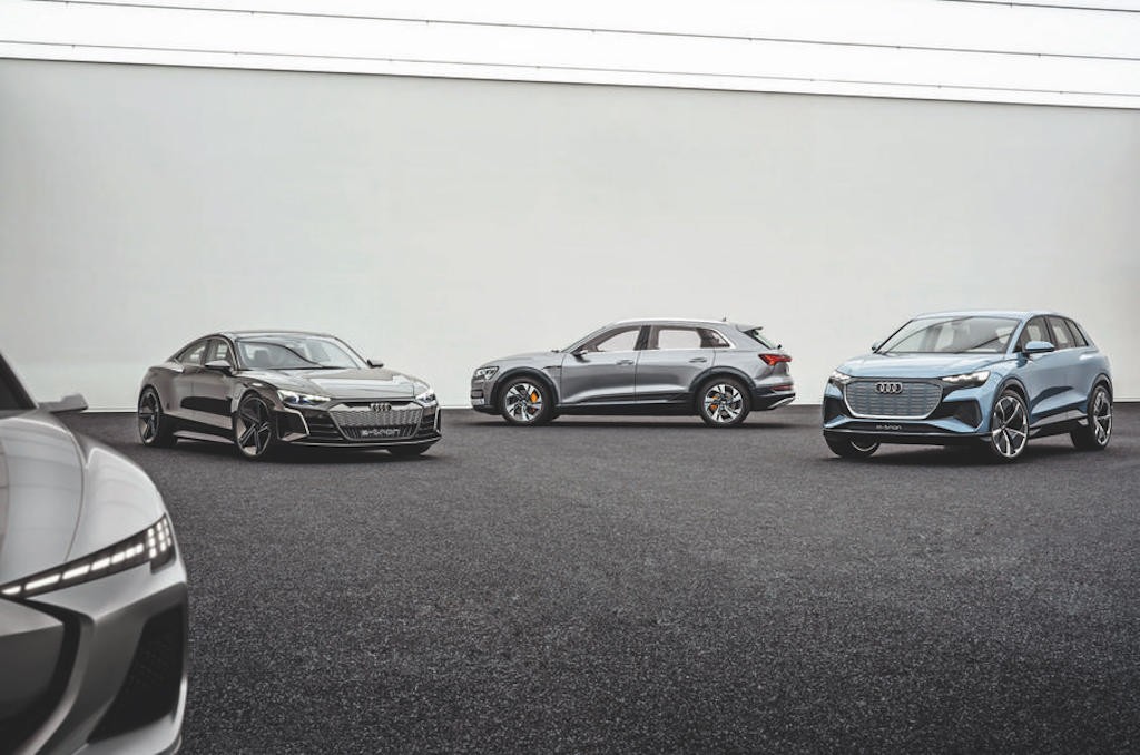Audi sắp trình làng phiên bản thu nhỏ của coupe 4 cửa điện e-tron GT ảnh 1